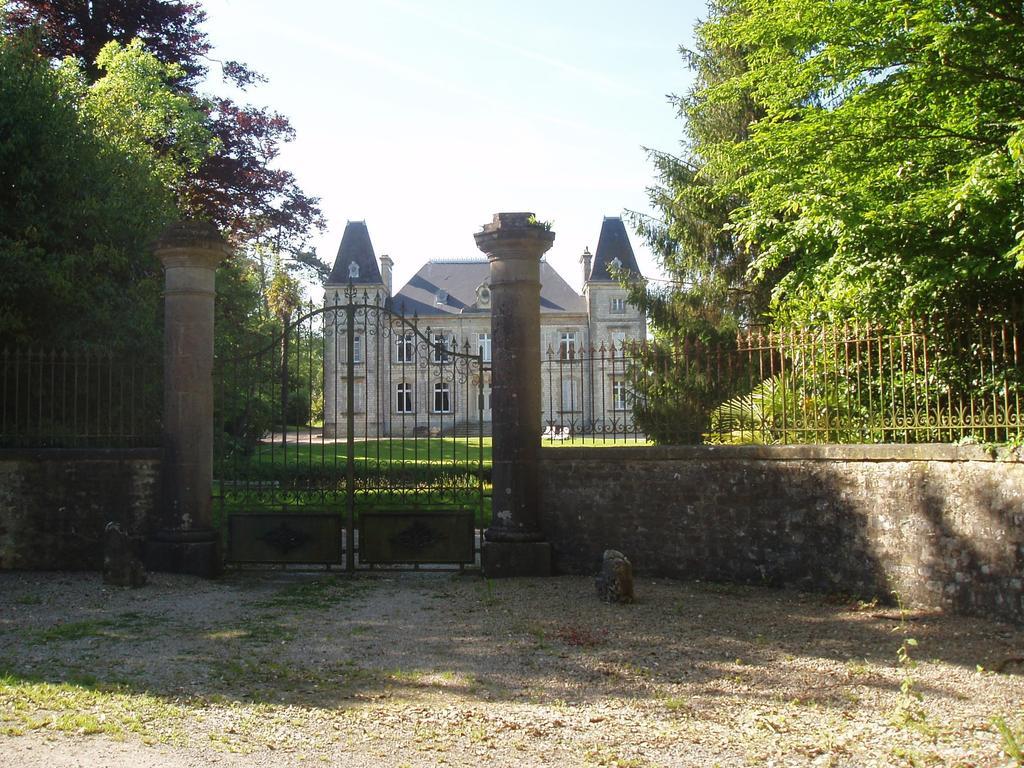 Chateau Des Poteries Fresville Buitenkant foto