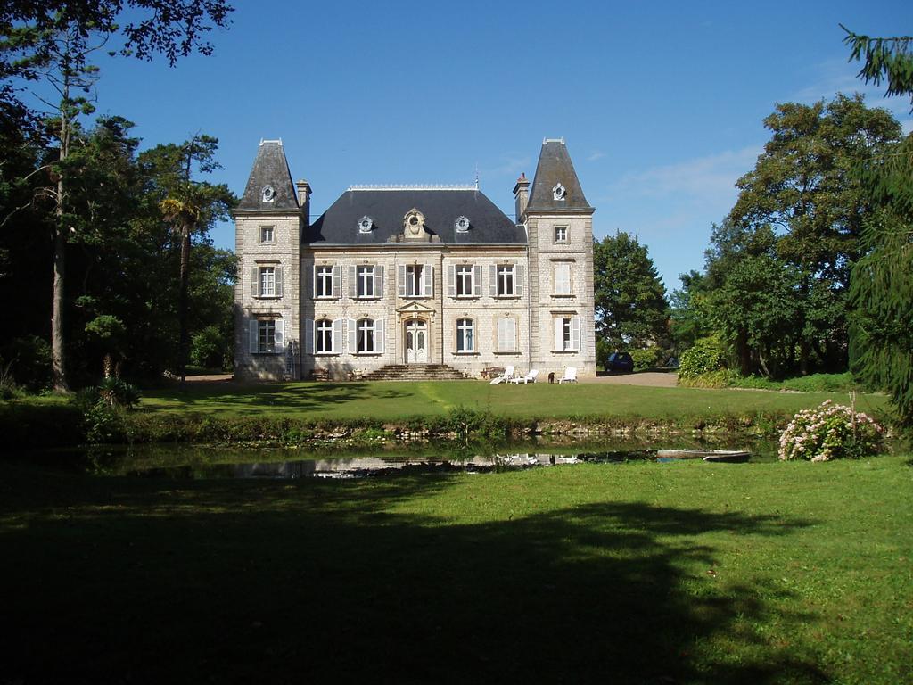 Chateau Des Poteries Fresville Buitenkant foto